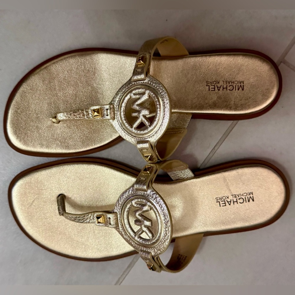 Michael Kors Gold Leather MK Logo Thong Sandals Flat Size 8.5